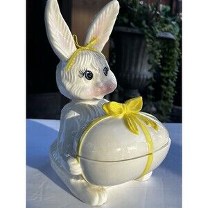 Vintage 1980 Arnel’s Bunny Rabbit Covered Candy Dish  W/lid